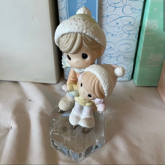 Precious Moments #710018 “Always Here to Guide and Protect You” figurine - Picture 2 of 9